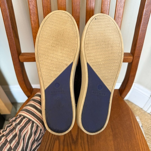 Rothy’s Honeycomb, Round Toe, Slip On Sneakers In Black, Size 9.5 - Picture 4 of 9